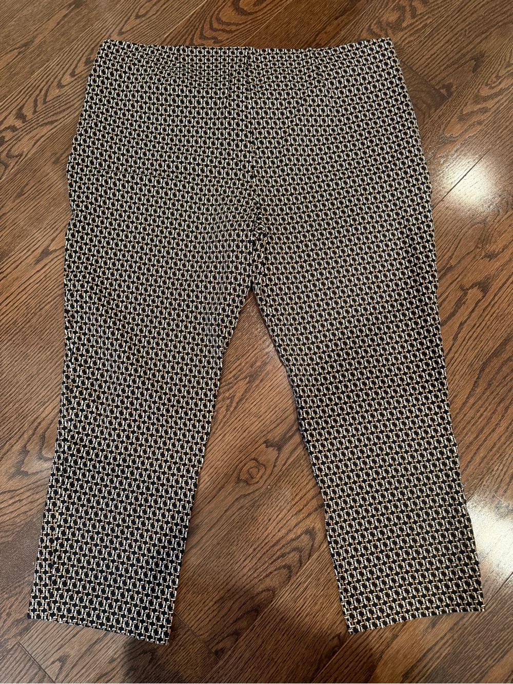 Chico's So Slimming Juliet Prairie Geo Art Deco Print Ankle Pant - Picture 2 of 6